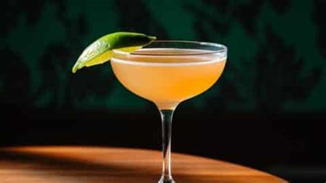 How To Make The Naked Famous Cocktail Recipe Tips Cocktail Society