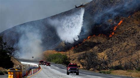 Castaic Brush Fire Up To 98 Containment