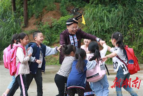 湖南代表团首场新闻发布：奋力把湖南脱贫攻坚做好讲好 风向标 新湖南