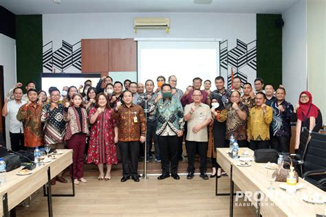 Bupati Hadiri Monev Program Beasiswa Gcm Di Fia Ui Prokopim