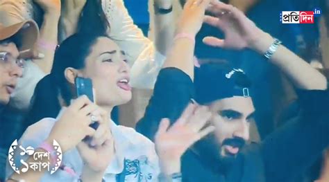 Odi World Cup Athiya Shettys Reaction When Shreyas Iyer Got Out