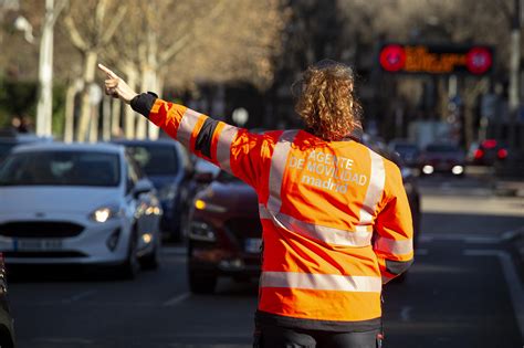 Los Agentes De Movilidad Cambian La Imagen De Su Uniforme Desde Este