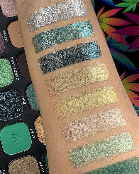 Revolution Forever Flawless Dynamic Chilled Eyeshadow Palette Daisy Ma