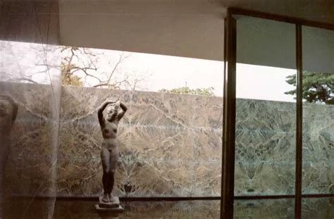 Barcelona Pavilion Photos - e-architect