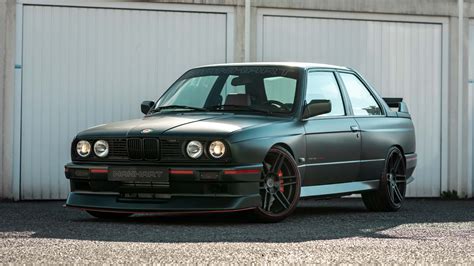 BMW E30 M3 Gets Manhart Makeover With 405-HP Turbo I6 Engine