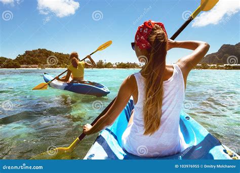 Playa Tropical Kayaking Del Mar Del Viaje Imagen De Archivo Imagen De