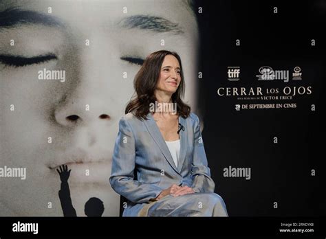 Actress Ana Torrent During An Interview To Present Her Film Cerrar Los