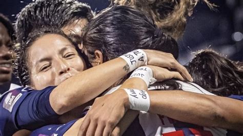 El Noble Gesto Del Equipo Femenino De Alianza Lima Con Jenni Hermoso Y