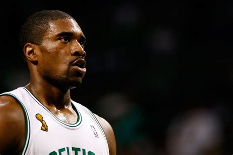 Former Nba Player Leon Powe Has Home In Celtics Front Office0855