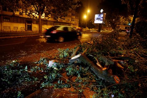 Ventos De 176 Km H Tempestade Leslie Atinge Portugal Mundo G1