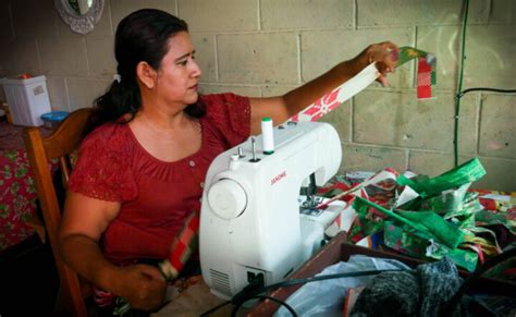 Maquilas textiles continúan violando derechos laborales en El Salvador