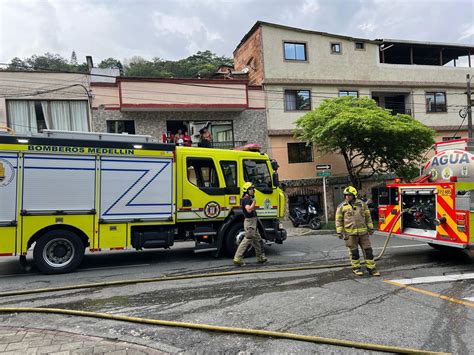 Video Bomberos Atendieron Un Incendio Que Se Registró En Una Casa Del Barrio El Salvador