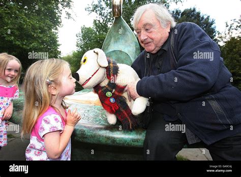 Irelands Most Famous Puppeteer Eugene Lambert In St Stephens Green