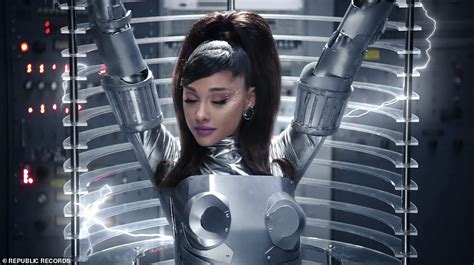 Ariana Grande Plays Austin Powers Fembot For 34 35 Music Video Daily Mail Online