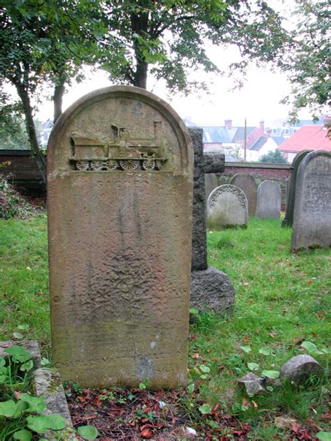 Rosary Cemetery Norwich Charles © Evelyn Simak Geograph