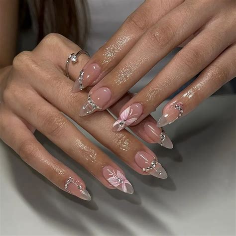 Soft And Stylish 18 Nude Almond Nails Inspirations