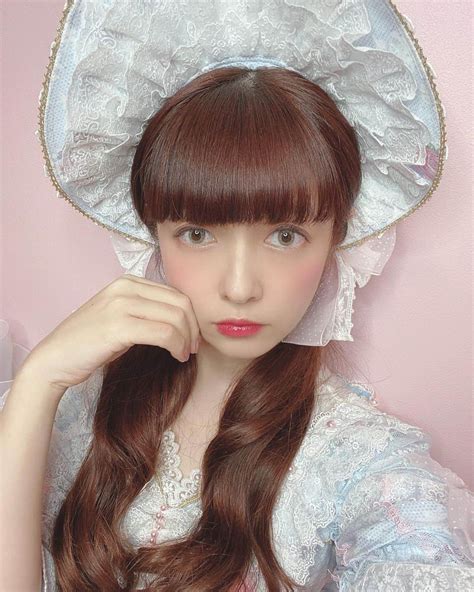 青木美沙子さんのインスタグラム写真 青木美沙子instagram「ボンネットは無敵、、、」3月26日 11時19分 Misakoaoki