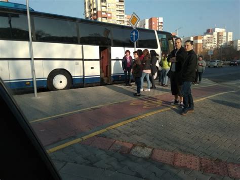 Бус лентата е за автобуси, но други... | мРепортер