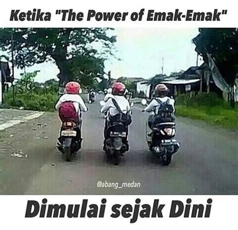 8 Potret Meme Kocak Emak Emak Naik Motor Siap Siap Ketawa Motor