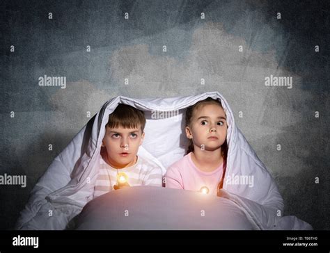 Child Scared Dark Bed Hi Res Stock Photography And Images Alamy