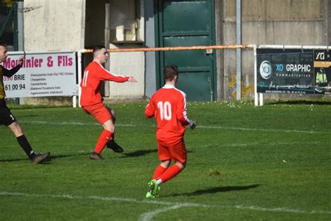 Album RUELLE B RUFFEC B Photo N9 Club Football STADE