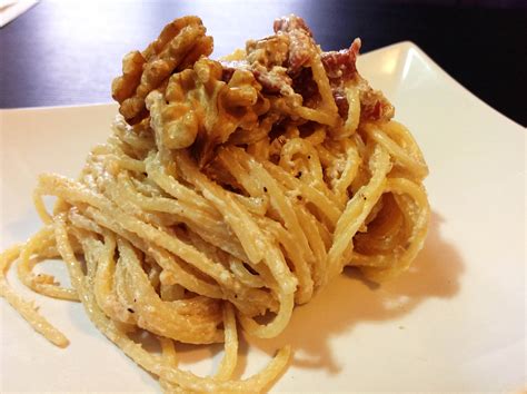 Spaghetti Alle Noci E Pancetta Affumicata Golosi Peccati