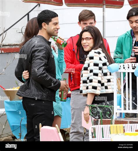 Adam Rodriguez and America Ferrera on location filming for 'Ugly Betty ...