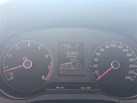 Лобовое стекло. — Volkswagen Polo Sedan, 1,6 л, 2019 года | поломка ...