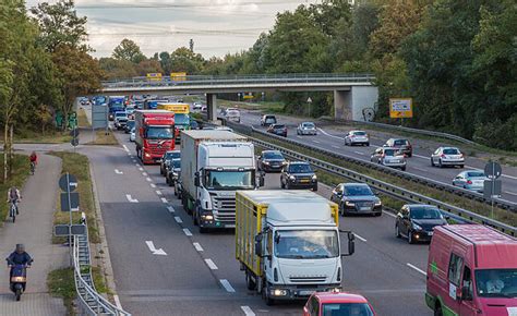 Unfall auf der Südtangente Drei Personen leicht verletzt