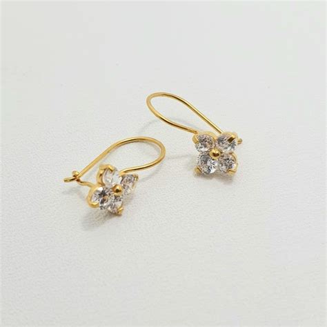 Jual Anting Desi Emas Muda Mata Putih Empat 1 2 Gram Shopee Indonesia