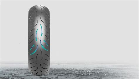 Metzeler Roadtec 02 Two Tires In One With Adaptive Tread Design