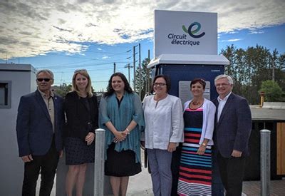 Inauguration du réseau de bornes de recharge pour véhicules électriques