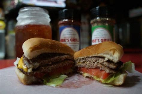 This Ultimate Burger Bucket List In Mississippi Will Make Your Mouth Water