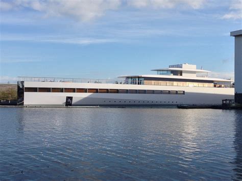 VENUS Yacht designed by Philippe Starck and Steve Jobs, built at ...