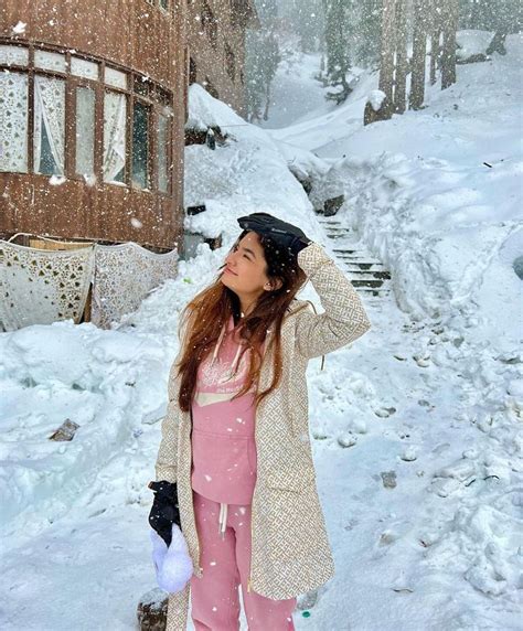 Pin By Love🦋life Ly On Anushka Celebrity Fashion Looks Chic Winter Outfits Fashion