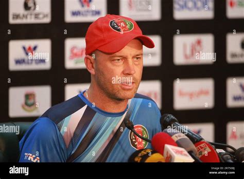 Der Leiter Des Afghanistan Cricket Team Coach Jonathan Trott Nimmt An