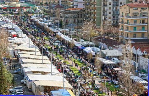 Sfilate Bancarelle E Fiori Ovunque Al Via A Cosenza La Fiera Di San