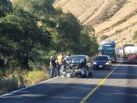 Choque De Tres Veh Culos En La Carretera Muris Cananea