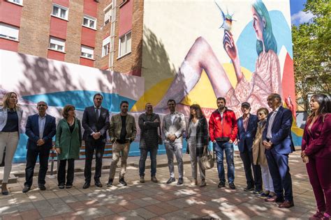 Presentación de los Murales de la Felicidad de Pajarillos Educa El