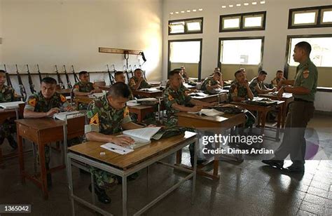 New Indonesian Army Photos and Premium High Res Pictures - Getty Images