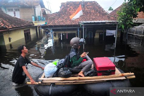 L Indon Sie C L Bre La Journ E De Pr Paration Aux Catastrophes Avec Un