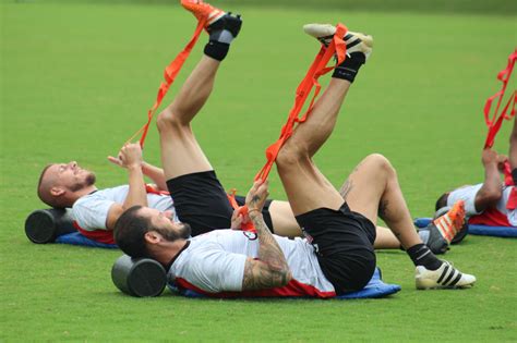 Jornal Correio Vit Ria Volta A Treinar Ap S Derrota No Cl Ssico