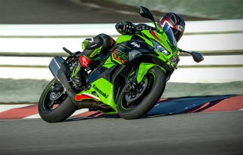 Video Take A Closer Look At The All New Kawasaki Ninja Zx Rr