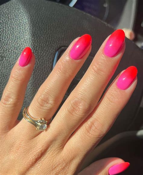 50 Cute Summer Nails For 2023 Ombre Pink Red