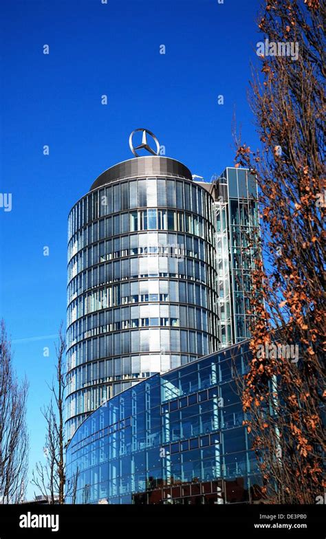 Mercedes Benz Munich Hi Res Stock Photography And Images Alamy