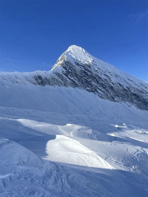 A bit of off piste in the alps 😎 : r/skiing