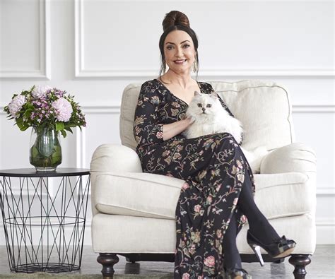 Experts analyze the vocal range that made leona famous 11