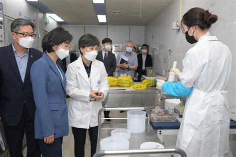 오유경 식약처장 수입 수산물 통관단계 안전관리 현장방문