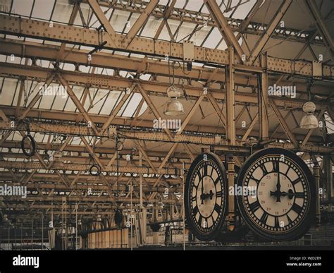 Old Public Clocks Hi Res Stock Photography And Images Alamy