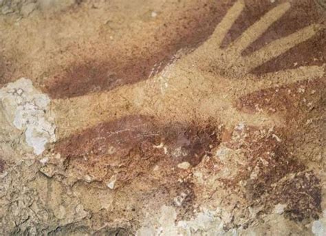 Descubren pinturas rupestres de hace casi 40 mil años en Indonesia